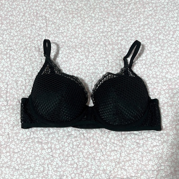 Victoria’s Secret Black Plunge Lace - Picture 3 of 9